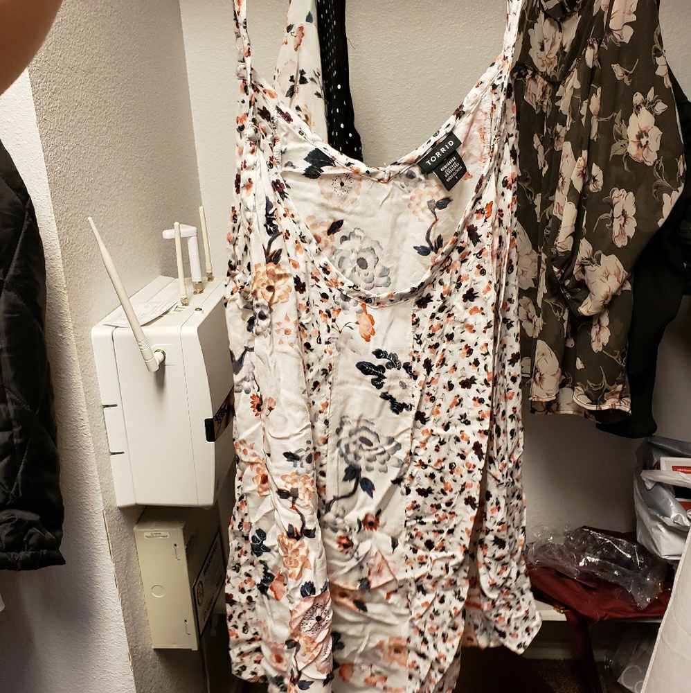 Tank top blouse flowy